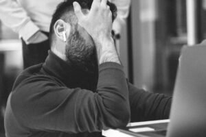 TRT Norge — Stress og testosteron: Hvordan kronisk stress og kortisol påvirker hormonnivåene hos menn